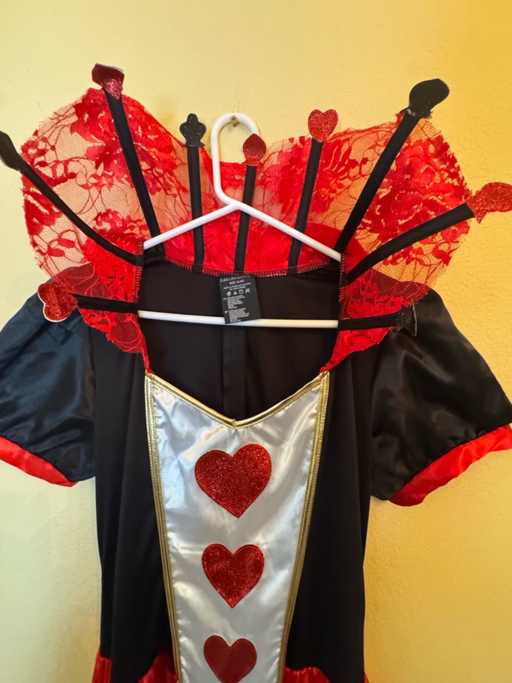 Deluxe Queen of Hearts Halloween costume by Leg Avenue Size XL - Picture 4 of 6